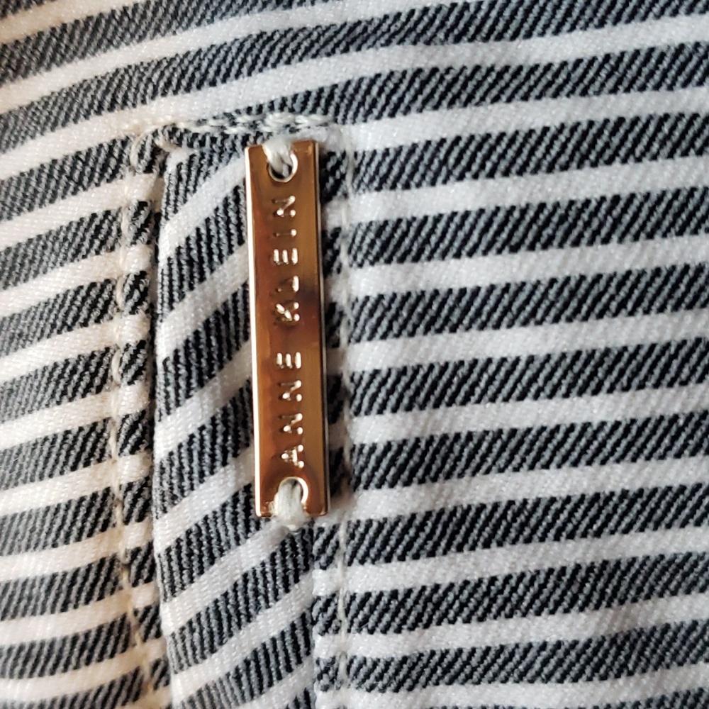 Anne Klein White and Black Striped Skinny Capris XS - Picture 3 of 12